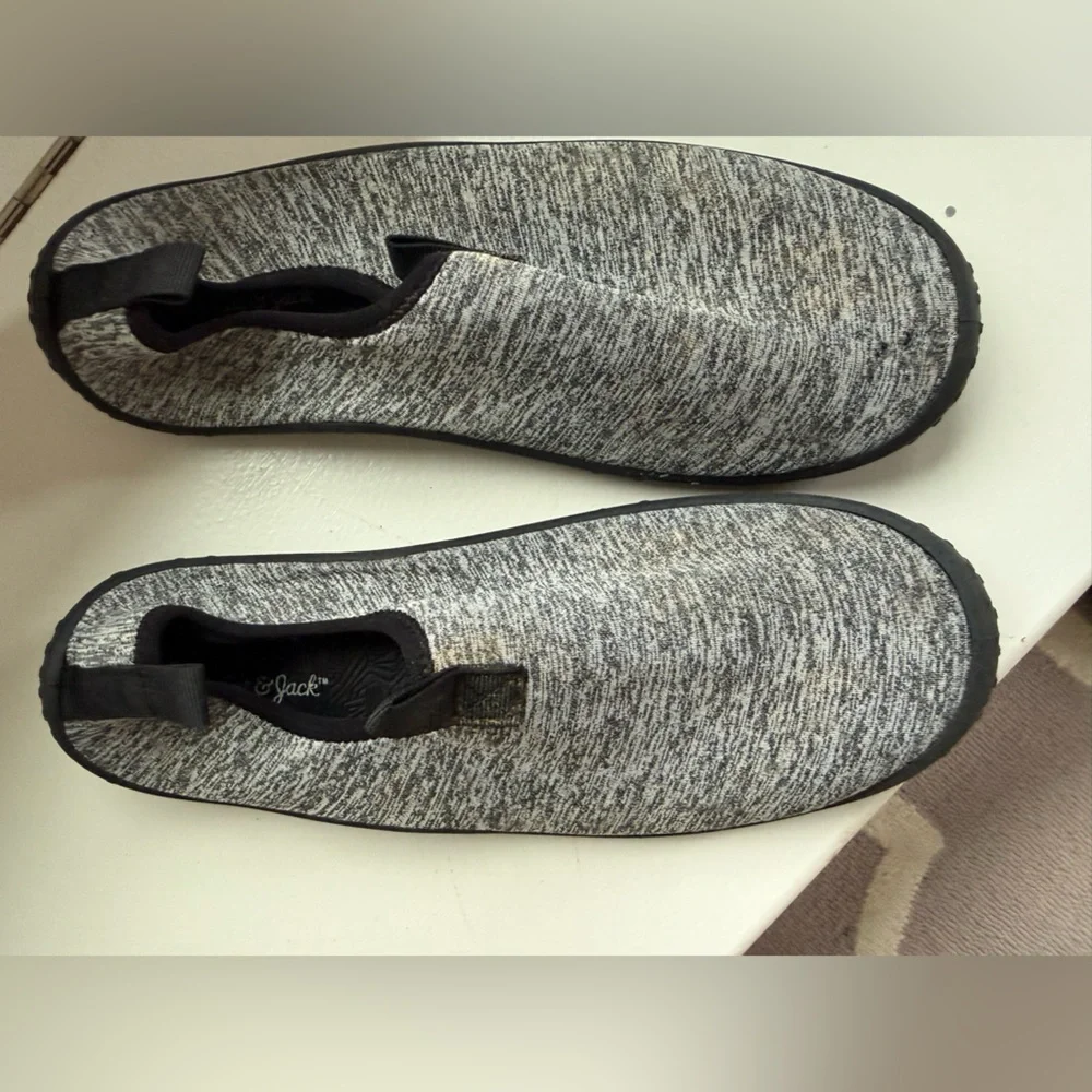 Cat & Jack Black and Gray kids water shoes